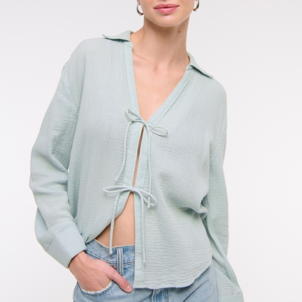 Abercrombie Long-Sleeve Oversized Tie-Front
Gauzy Shirt